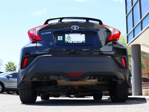 Used 2018 Toyota C-HR XLE FWD image 12