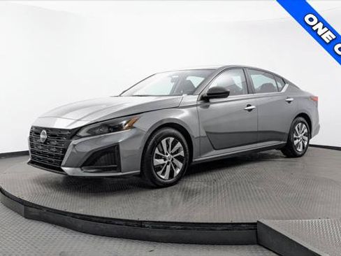 Used 2024 Nissan Altima 2.5 S FWD image 2