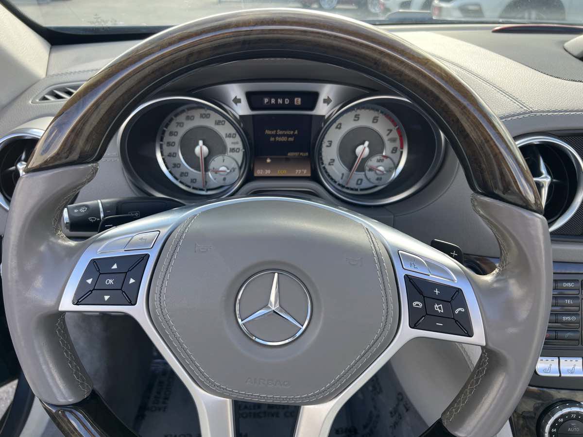 Used 2013 Mercedes-Benz SL 550 image 10