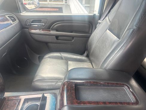 Used 2013 GMC Yukon XL Denali RWD image 19