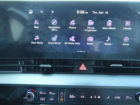 Used 2024 Kia Sportage EX image 32