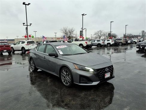 Used 2024 Nissan Altima 2.0 SR image 5