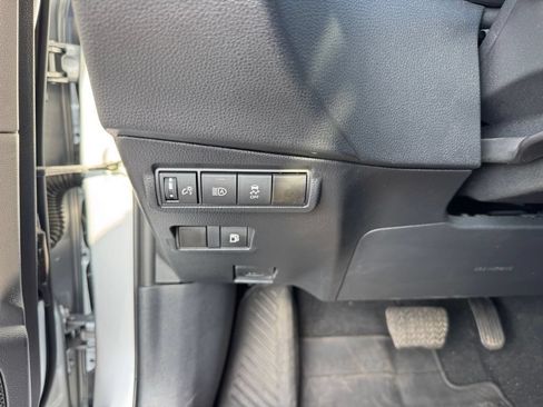 Used 2024 Toyota Corolla Cross AWD Hybrid image 22