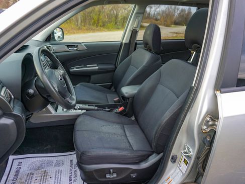 Used 2011 Subaru Forester 2.5X Premium w/ All-Weather Pkg image 17