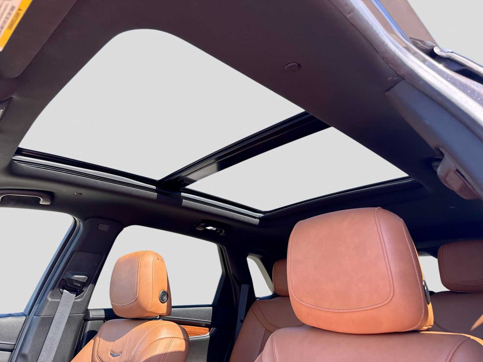 Used 2020 Cadillac XT5 Premium Luxury w/ LPO, Floor Liner Package AWD/4WD image 18