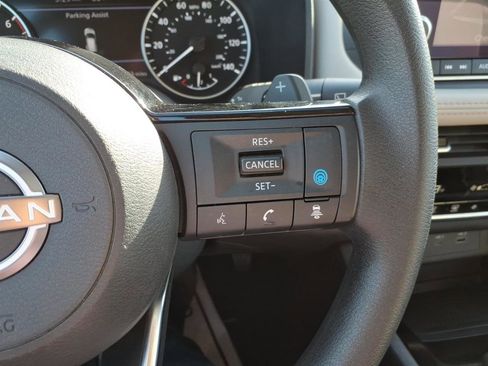 Used 2023 Nissan Rogue SV FWD image 19