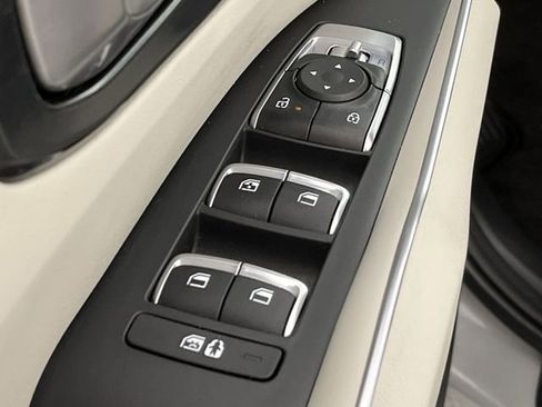 Certified 2025 Kia Sorento EX w/ Panoramic Sunroof Package FWD image 13