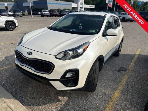Used 2022 Kia Sportage LX AWD/4WD image 1