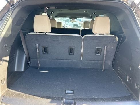 Used 2023 Chevrolet Traverse LS w/ Safety Package image 15