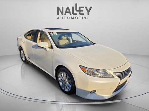 Used 2015 Lexus ES 300h w/ Navigation System Package image 8