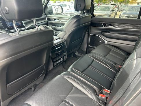 Used 2022 Jeep Wagoneer Series II image 29