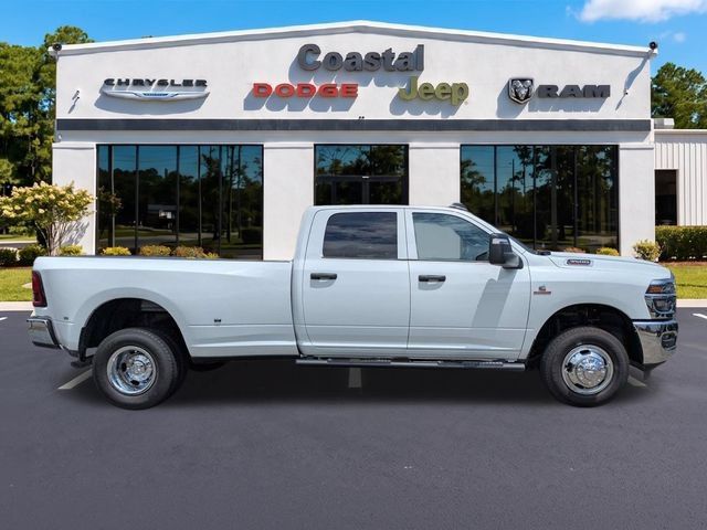 New 2026 RAM 3500 Tradesman AWD/4WD image 3