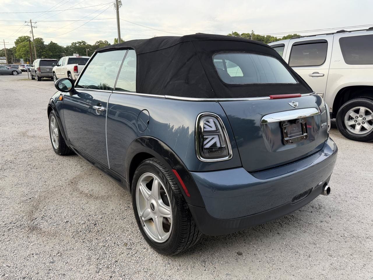 Used 2010 MINI Cooper Convertible FWD image 3