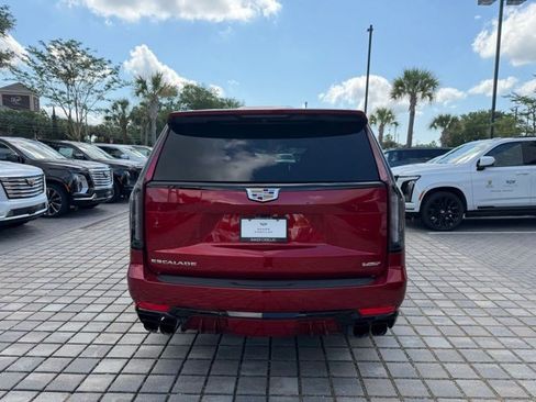 Certified 2024 Cadillac Escalade ESV V AWD/4WD image 9