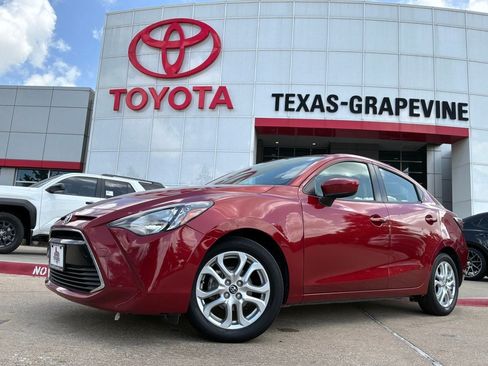 Used 2017 Toyota Yaris iA FWD image 2