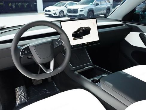 Used 2026 Tesla Model Y 2WD image 25