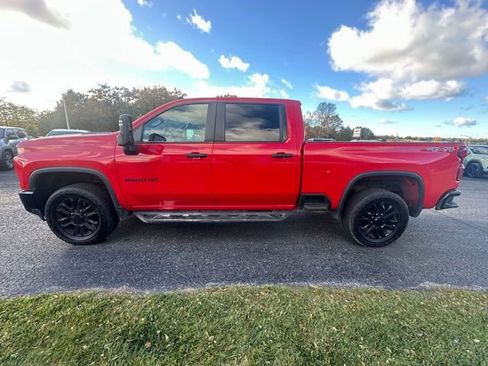 Used 2020 Chevrolet Silverado 2500 Custom w/ Custom Value Package image 9