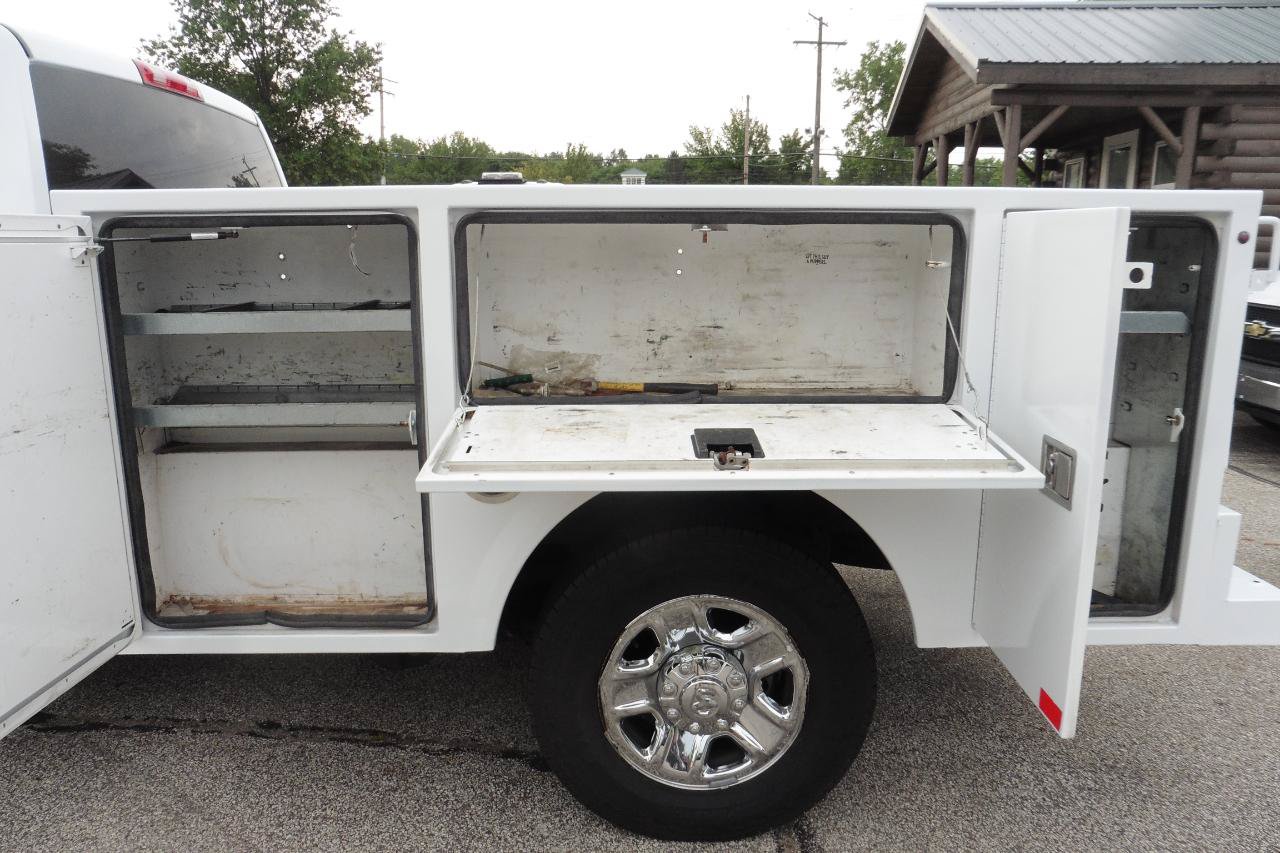 Used 2022 RAM 2500 Tradesman w/ Chrome Appearance Group RWD image 3