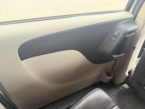 Used 2019 Dodge Grand Caravan SXT FWD image 31