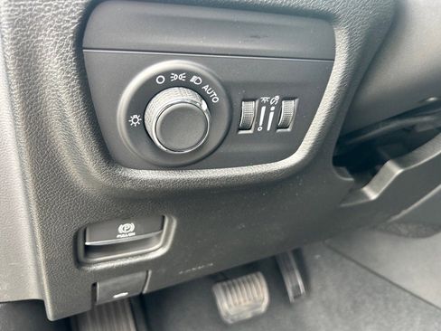 New 2025 Jeep Grand Cherokee 4WD image 11