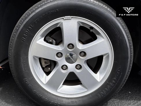Used 2012 Dodge Grand Caravan SXT FWD image 14