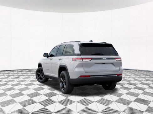 New 2026 Jeep Grand Cherokee Limited w/ Limited Altitude Package AWD/4WD image 4