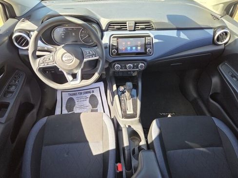 Used 2025 Nissan Versa SV FWD image 10