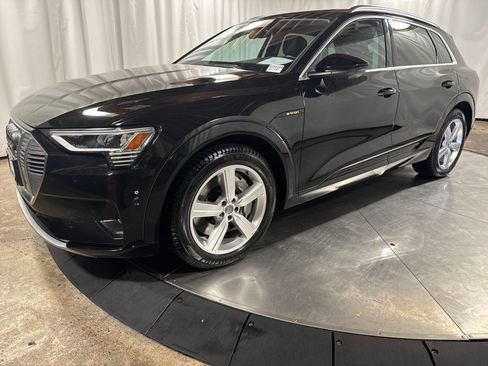 Used 2019 Audi e-tron Premium Plus image 1