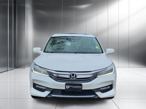 Used 2016 Honda Accord Touring image 21