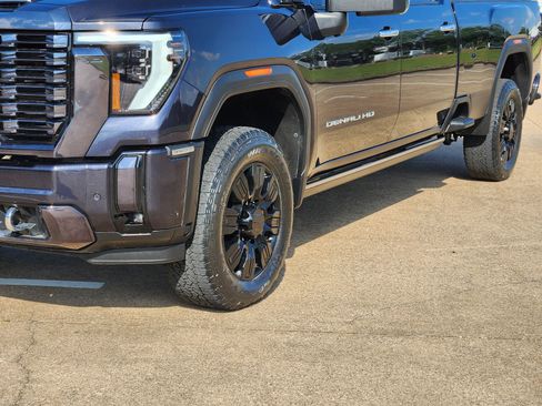 Used 2024 GMC Sierra 3500 Denali Ultimate AWD/4WD image 12