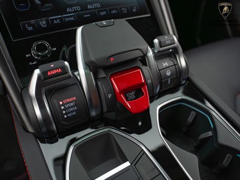 Used 2024 Lamborghini Urus S image 33