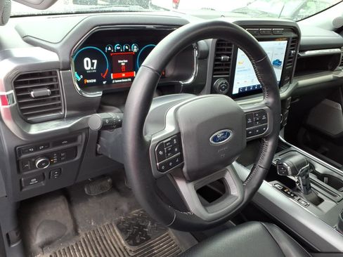 Used 2022 Ford F150 Lariat w/ Equipment Group 502A High image 9