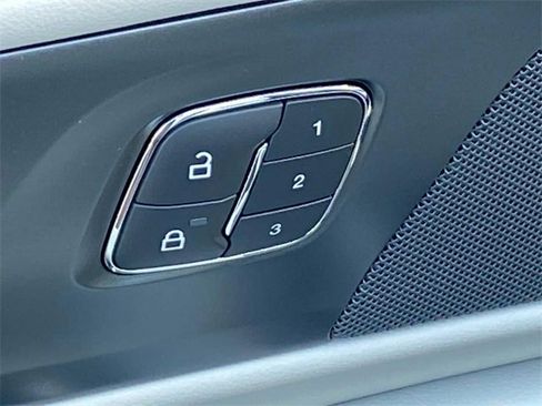 New 2026 Lincoln Nautilus Premier image 12