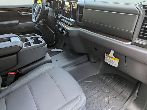 New 2026 GMC Sierra 1500 Elevation image 18