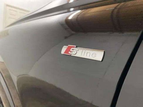 Used 2024 Audi Q4 e-tron Premium w/ Convenience Package image 94