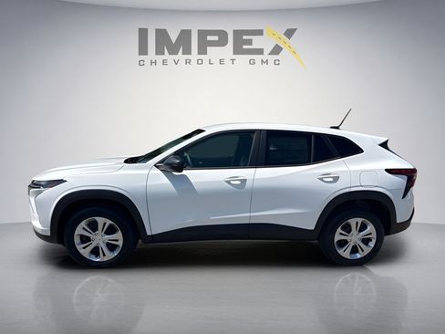 New 2026 Chevrolet Trax LS FWD image 2