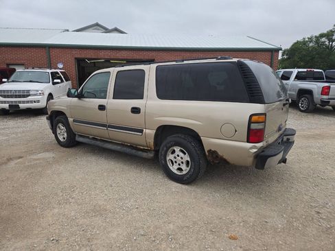 Used 2005 Chevrolet Suburban LS RWD image 6