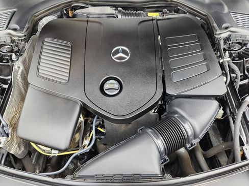 Used 2025 Mercedes-Benz C 300 Sedan image 24