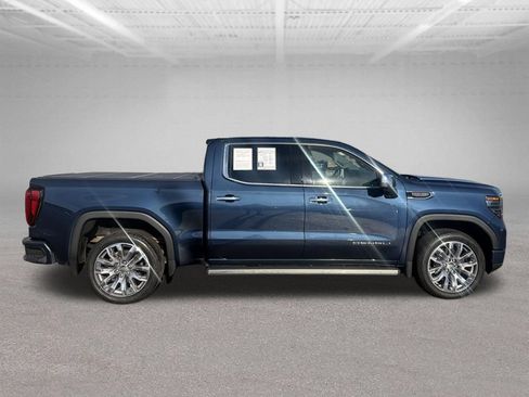 Used 2023 GMC Sierra 1500 Denali w/ Denali Reserve Package AWD/4WD image 13