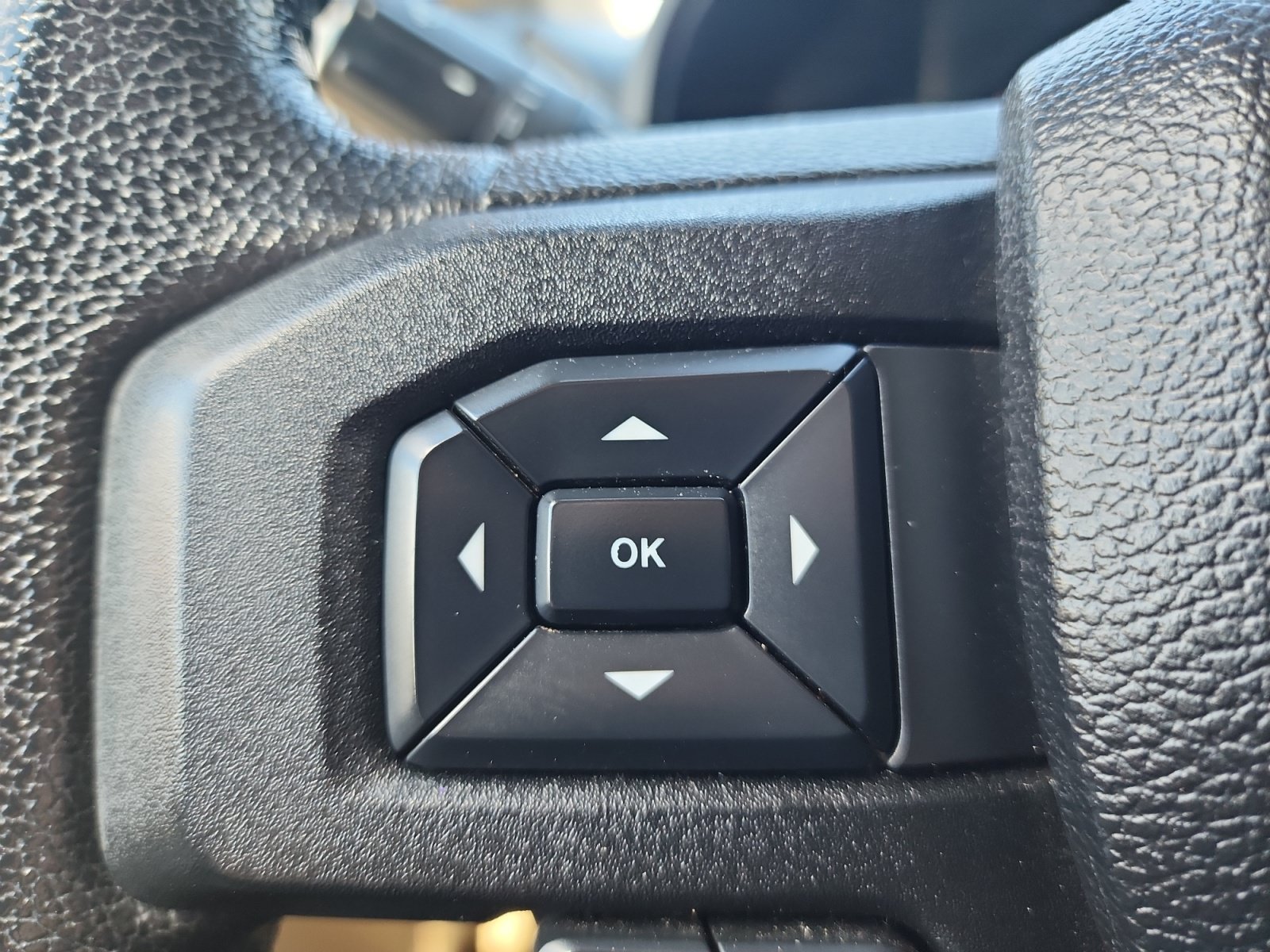 Used 2015 Ford F150 XLT w/ Equipment Group 302A Luxury AWD/4WD image 20