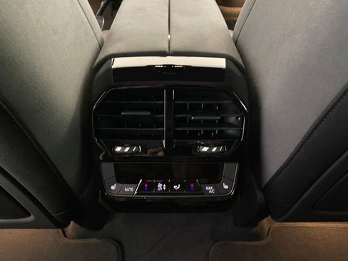 New 2026 BMW iX xDrive45 w/ M Sport Package image 29