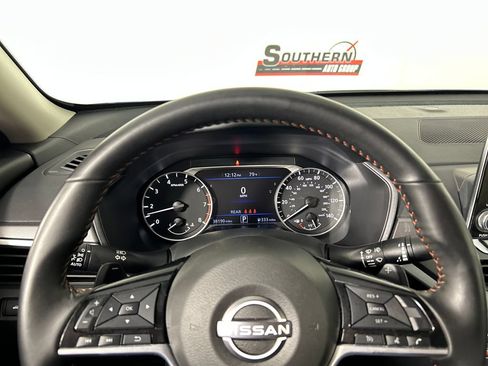 Used 2025 Nissan Altima 2.5 SR FWD image 13