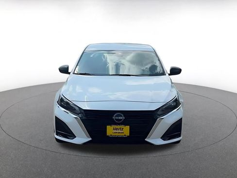 Used 2025 Nissan Altima 2.5 SV FWD image 4