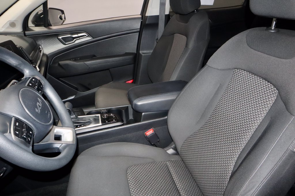 Used 2024 Kia Sportage LX FWD image 23