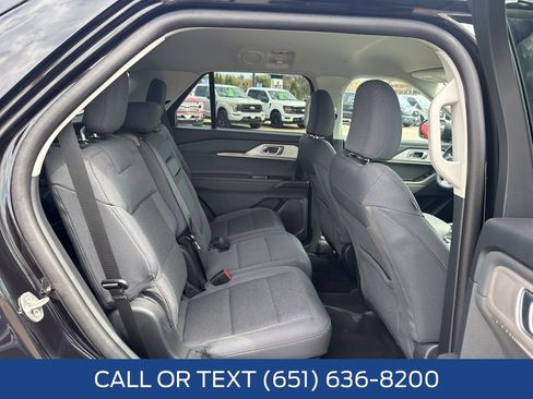 Used 2025 Ford Explorer Active AWD/4WD image 36