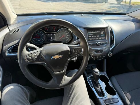 Used 2016 Chevrolet Cruze LT FWD image 22