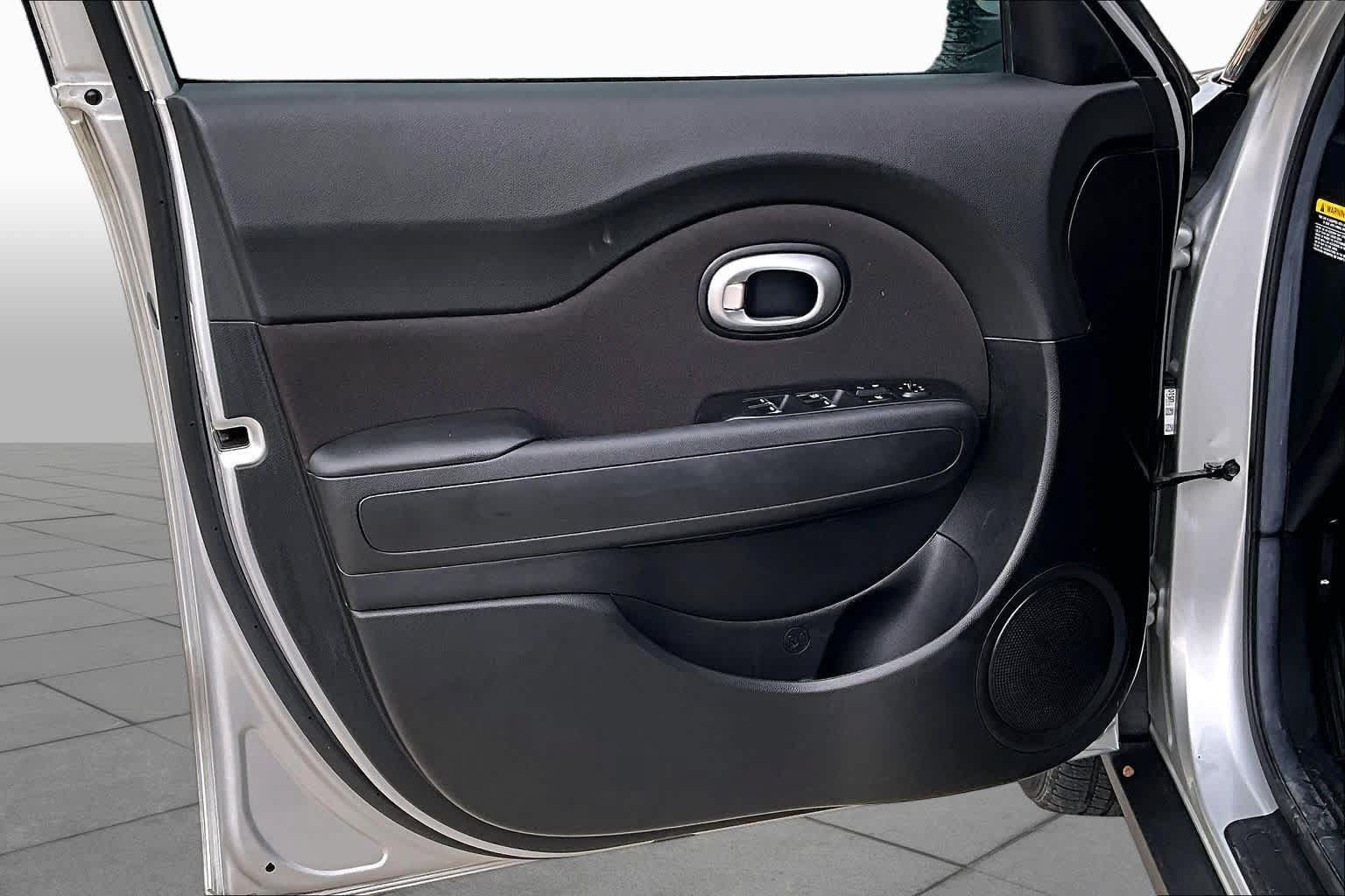 Used 2019 Kia Soul FWD image 16
