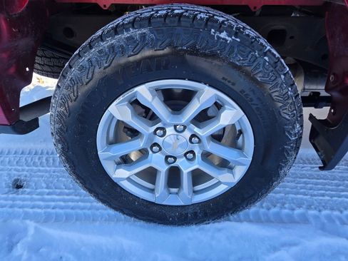 Used 2023 Chevrolet Silverado 1500 LT image 39