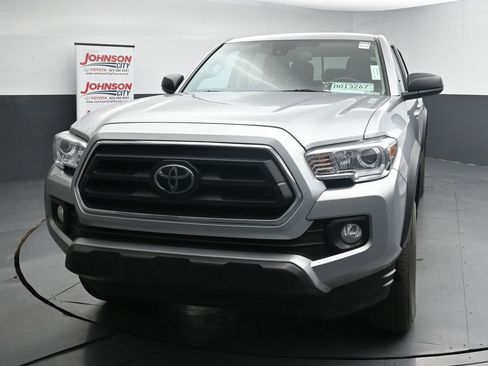 Used 2023 Toyota Tacoma SR5 AWD/4WD image 4