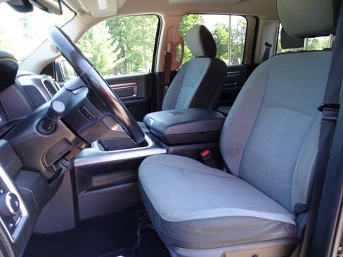 Used 2021 RAM 1500 4x4 Crew Cab Classic SLT w/ Luxury Group image 2